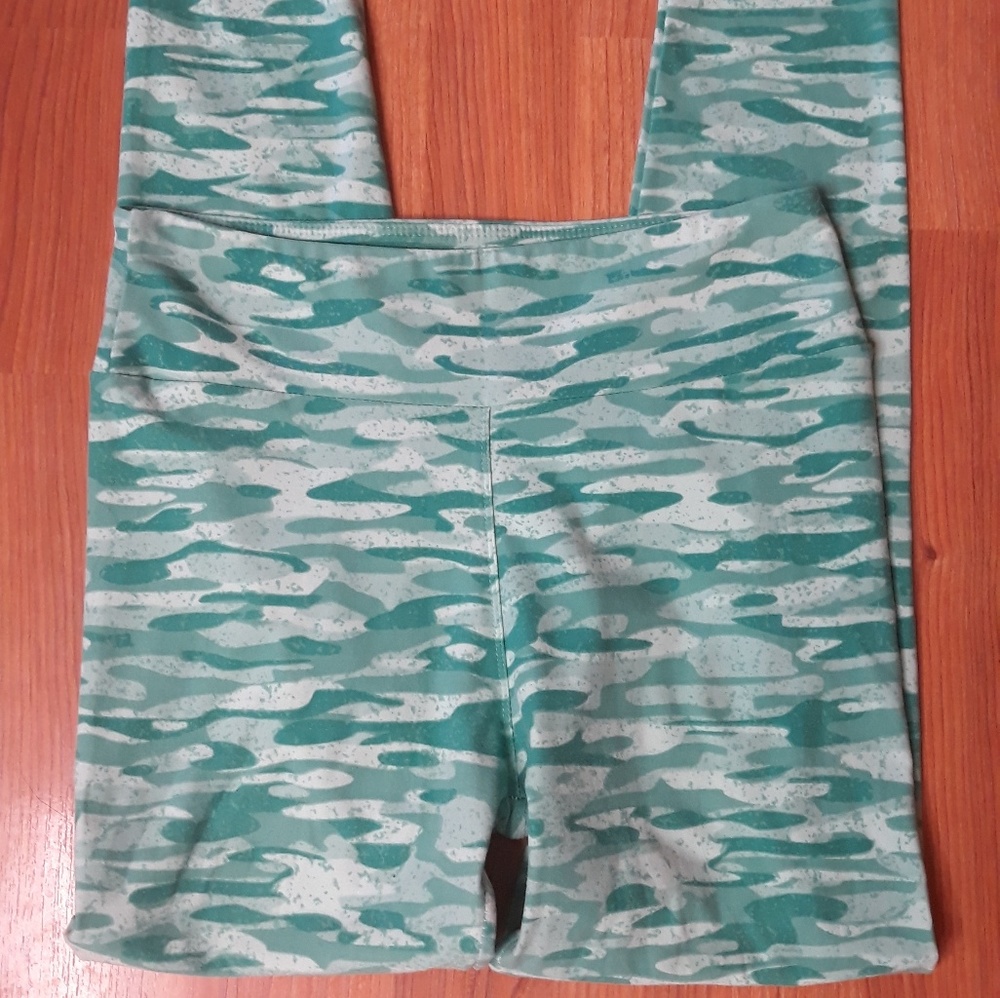 LULAROE Green Camo Leggings